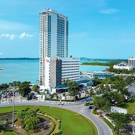 HARRIS Hotel Batam Center Bagian luar foto