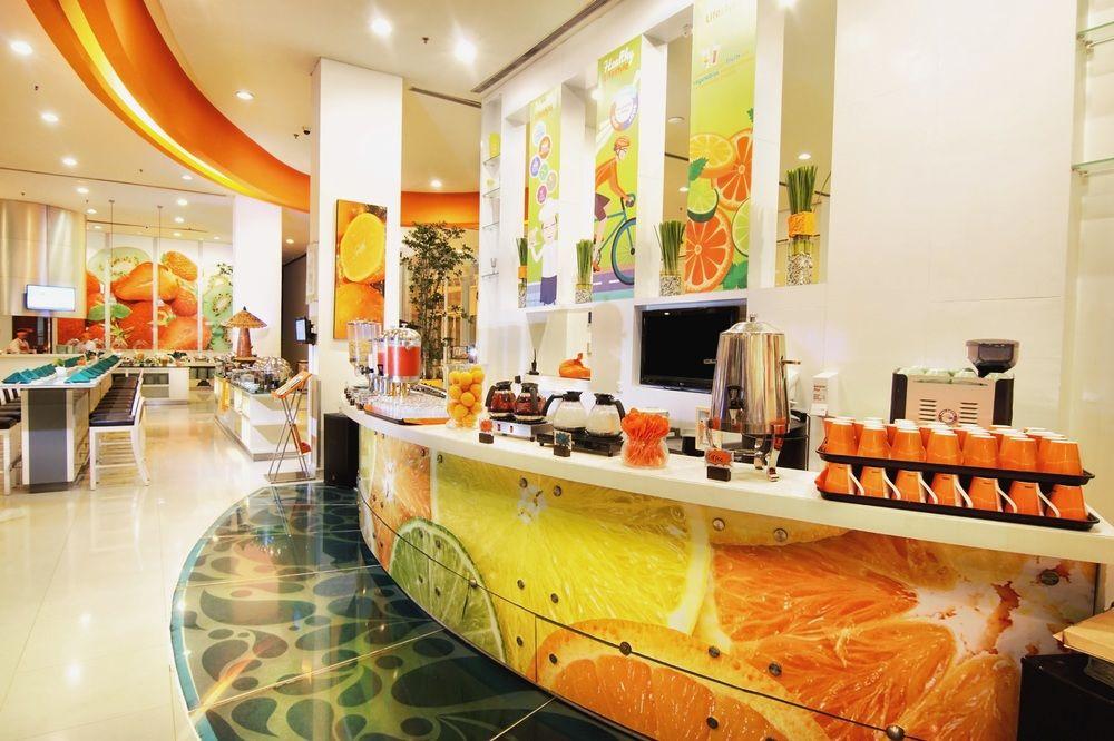 HARRIS Hotel Batam Center Bagian luar foto