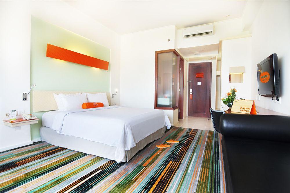 HARRIS Hotel Batam Center Bagian luar foto
