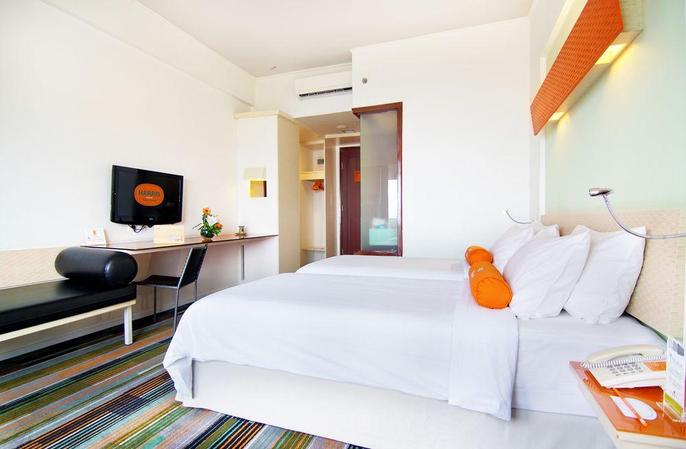 HARRIS Hotel Batam Center Bagian luar foto