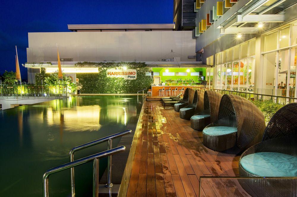 HARRIS Hotel Batam Center Bagian luar foto