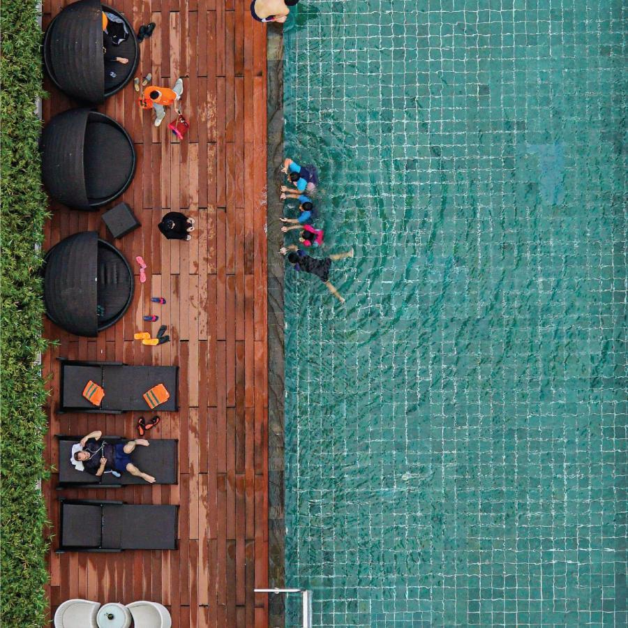 HARRIS Hotel Batam Center Bagian luar foto