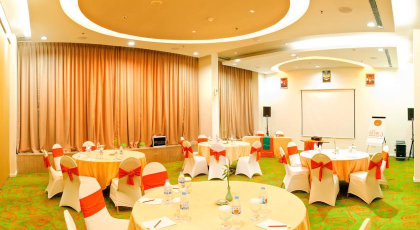 HARRIS Hotel Batam Center Bagian luar foto