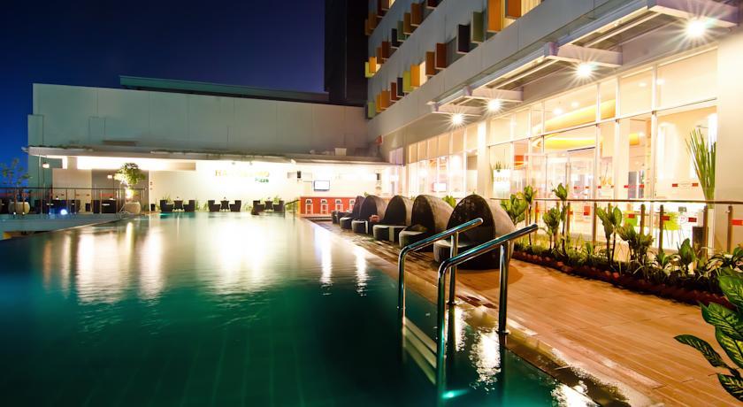HARRIS Hotel Batam Center Bagian luar foto