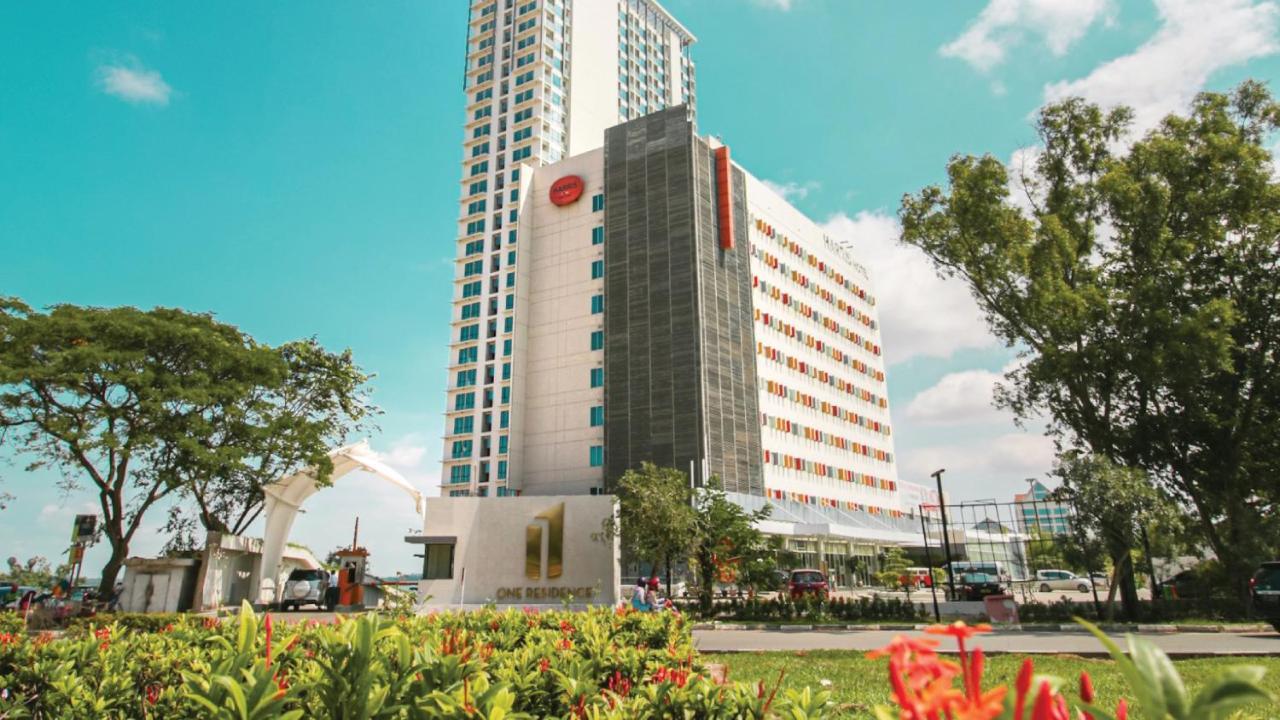HARRIS Hotel Batam Center Bagian luar foto