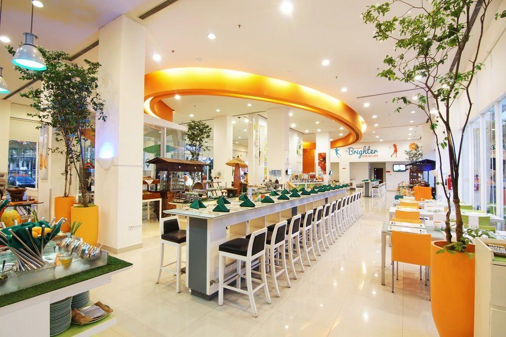 HARRIS Hotel Batam Center Bagian luar foto