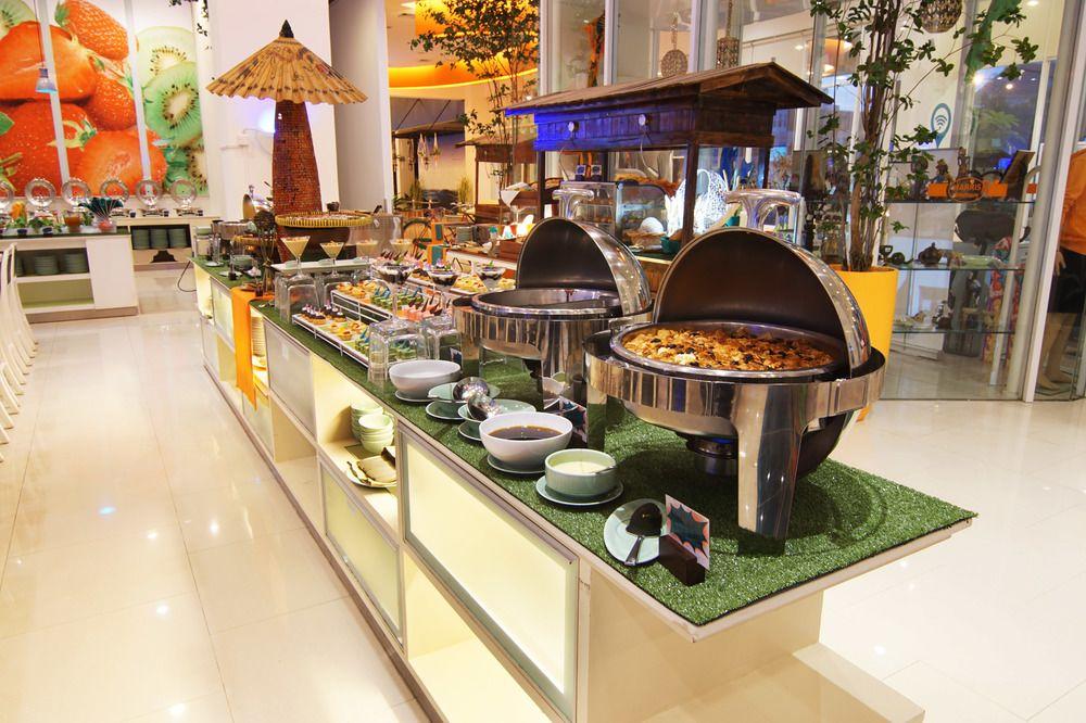 HARRIS Hotel Batam Center Bagian luar foto