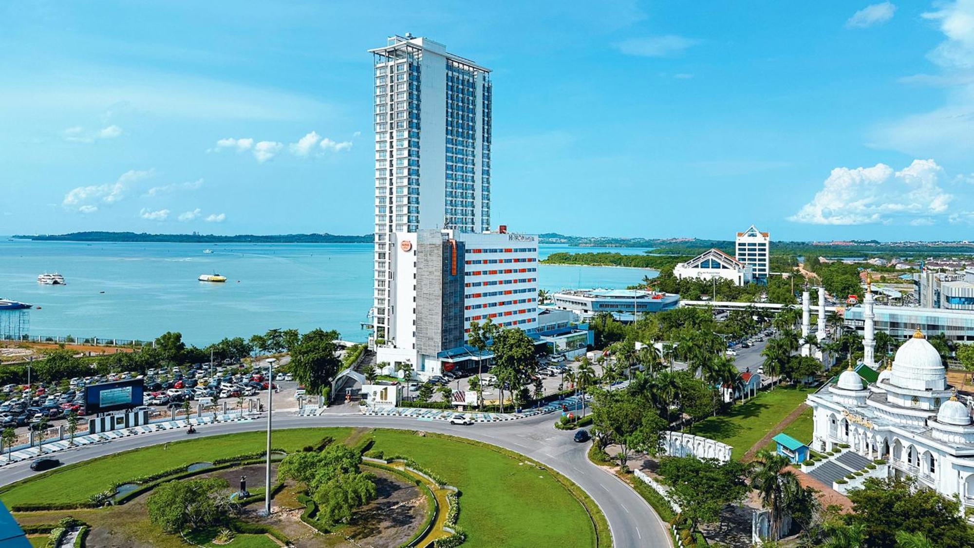HARRIS Hotel Batam Center Bagian luar foto