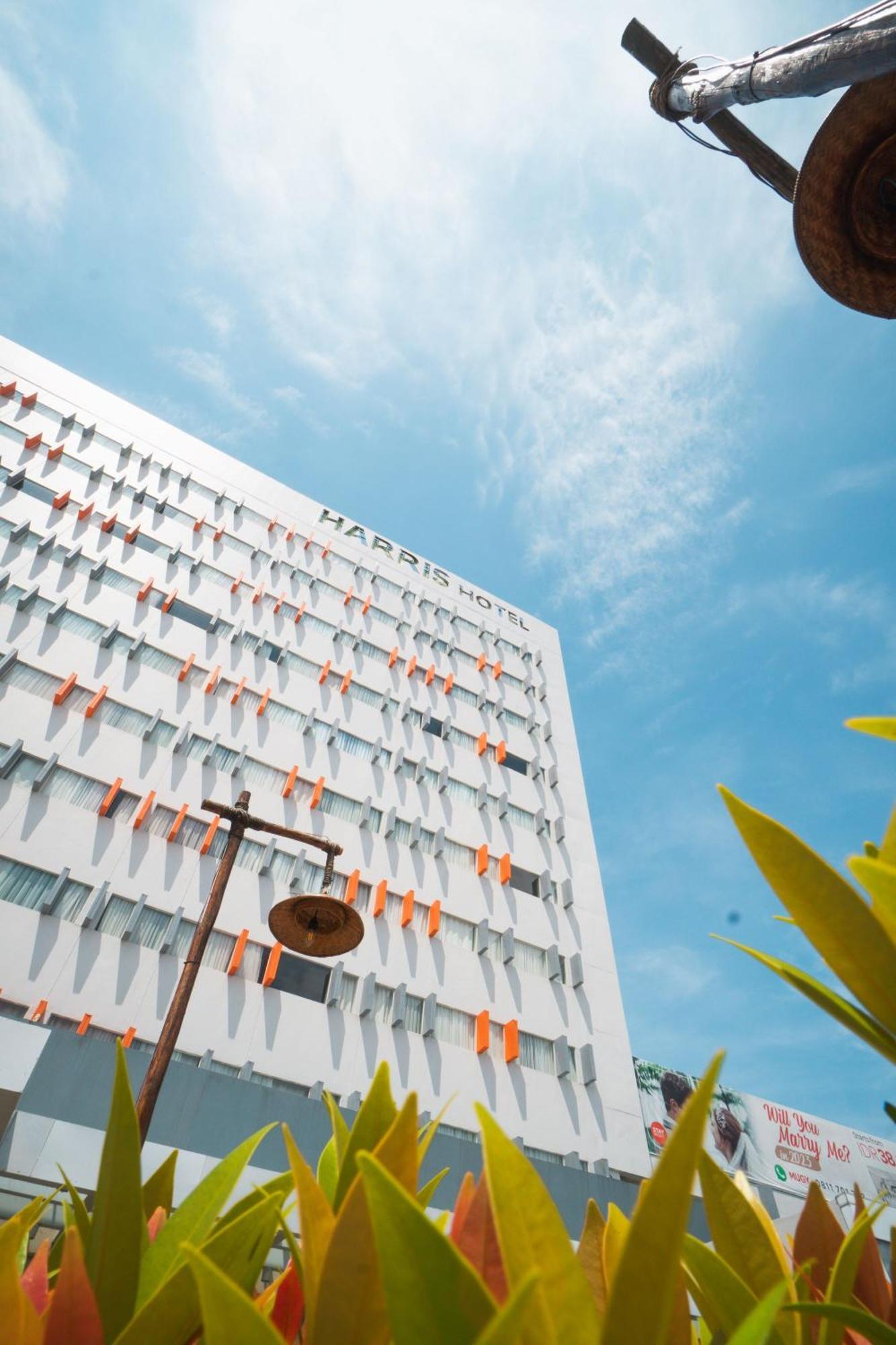 HARRIS Hotel Batam Center Bagian luar foto