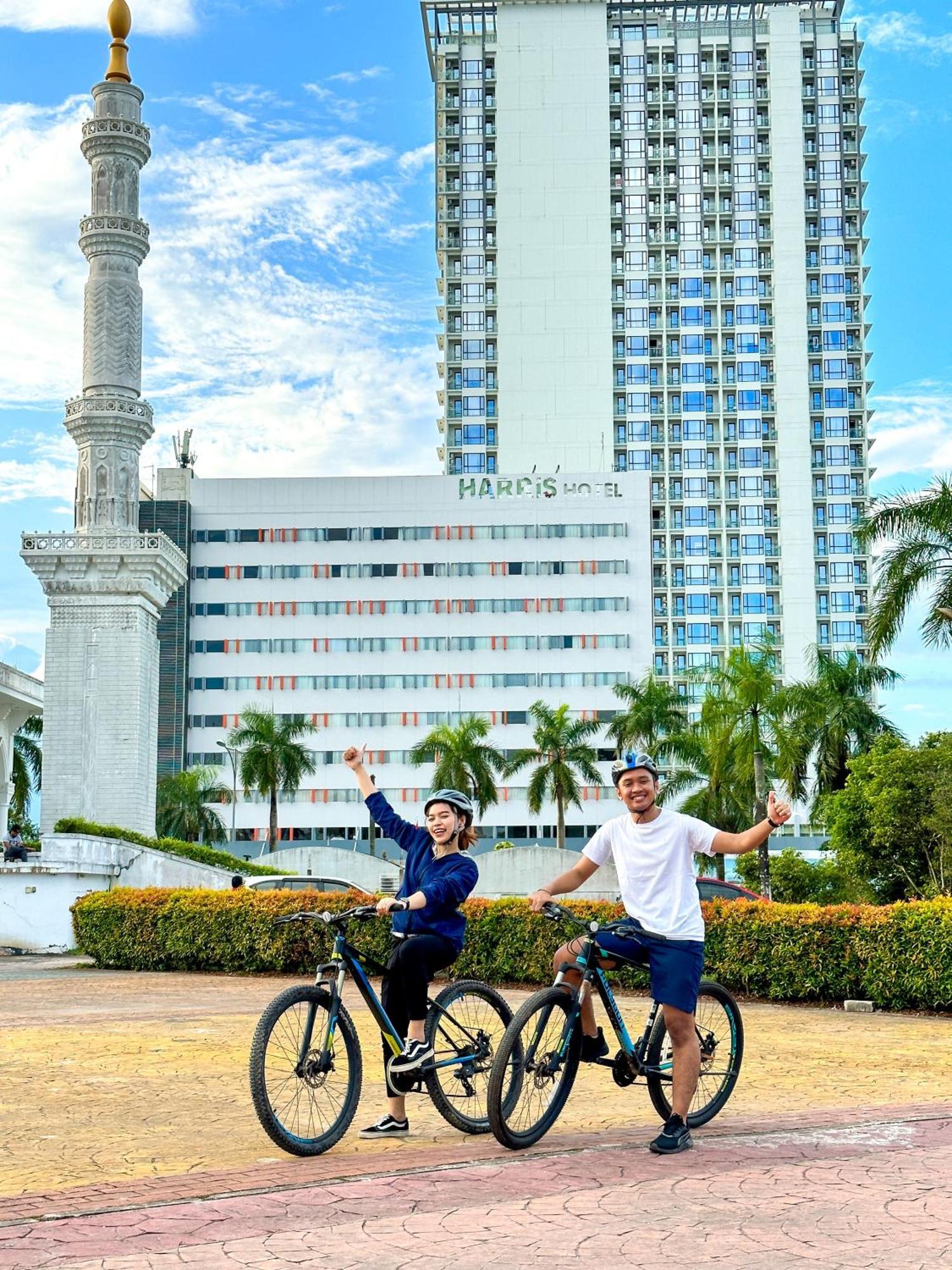 HARRIS Hotel Batam Center Bagian luar foto