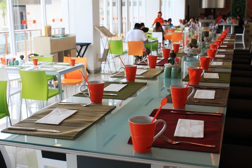 HARRIS Hotel Batam Center Bagian luar foto