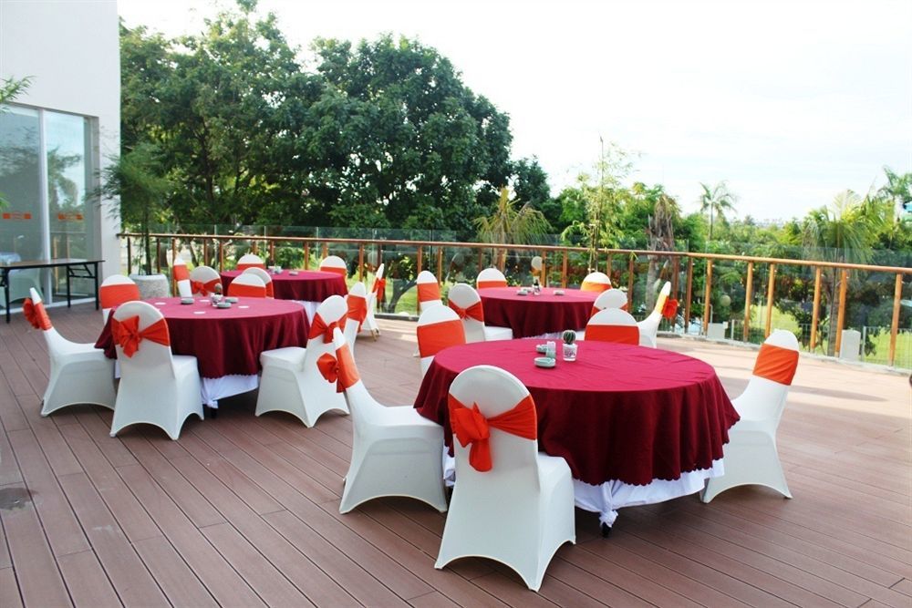 HARRIS Hotel Batam Center Bagian luar foto