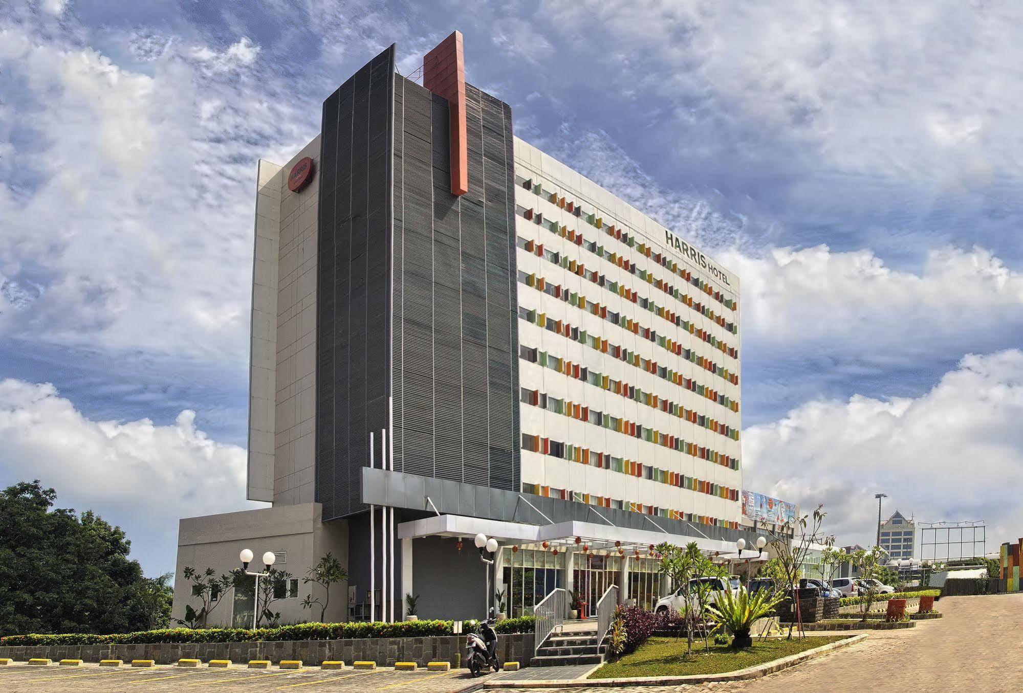 HARRIS Hotel Batam Center Bagian luar foto